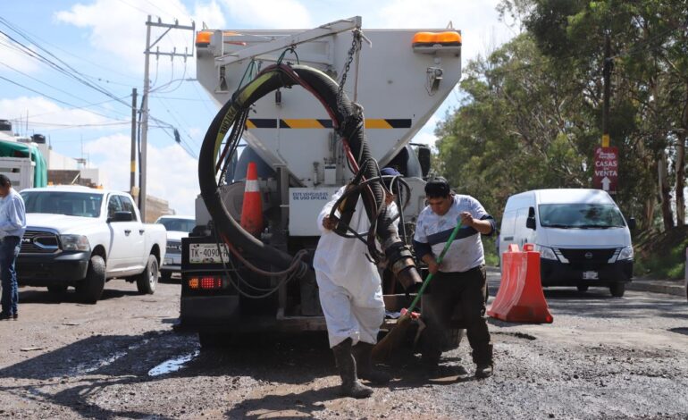 Gobierno de la Capital reforzó el programa de bacheo emergente en colonias de San Luis Potosí