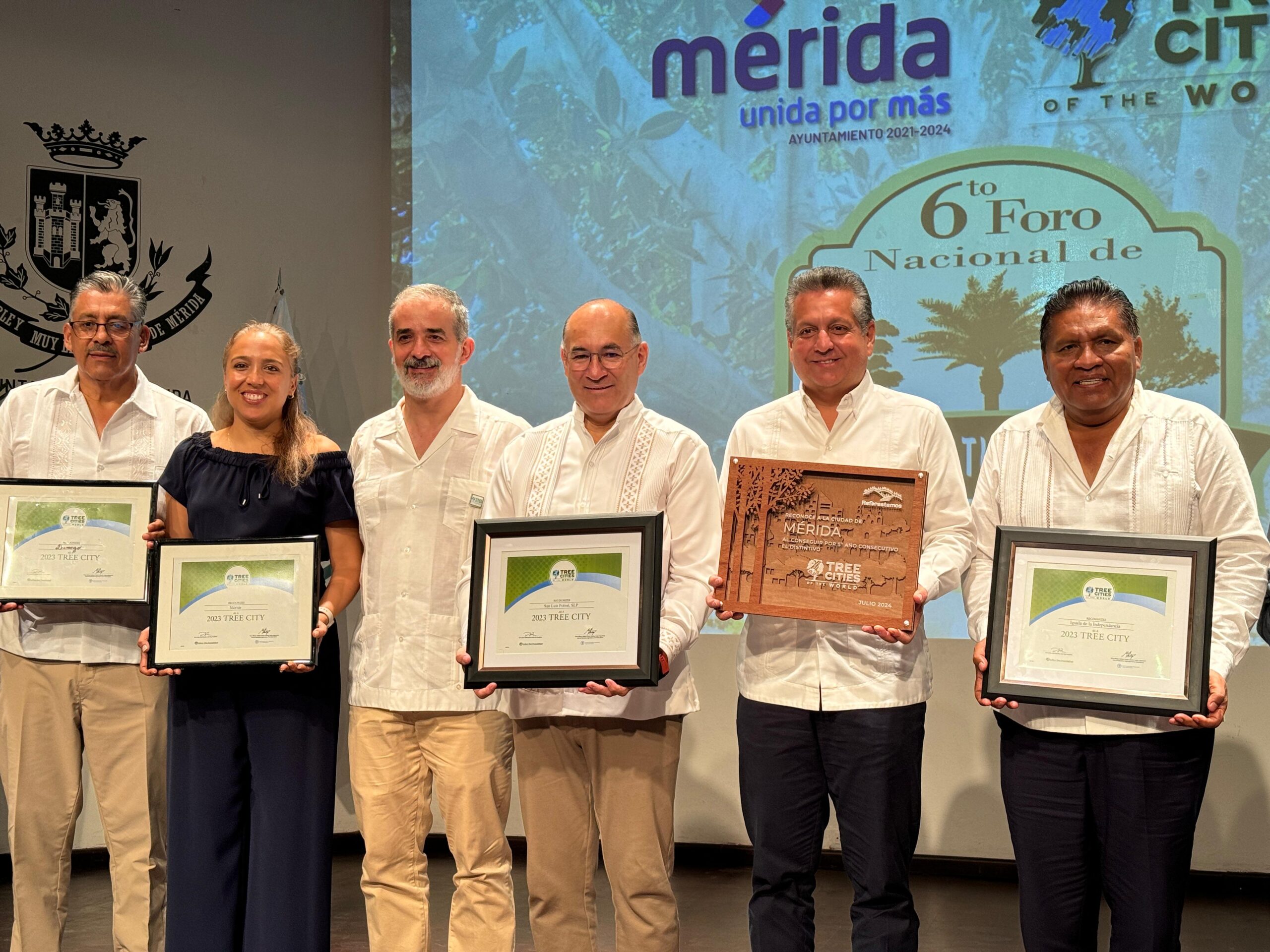 La ciudad de San Luis Potosí recibió el distintivo “Ciudad Árbol del Mundo”, en manos del Alcalde Enrique Galindo