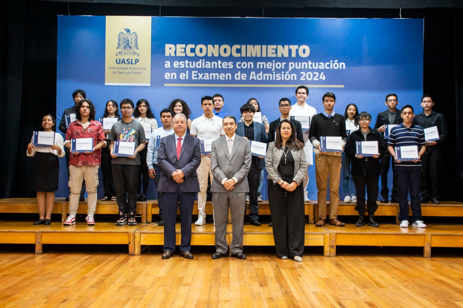 UASLP reconoce a 20 estudiantes que lograron la mejor puntuación en el Examen de Admisión 2024