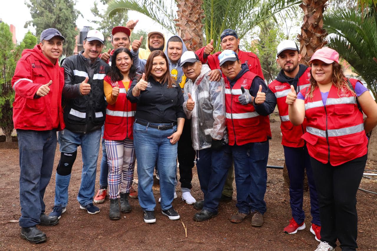 Ni la lluvia detiene los beneficios a los espacios públicos que hace el Gobierno de la Capital en el Domingo de Pilas